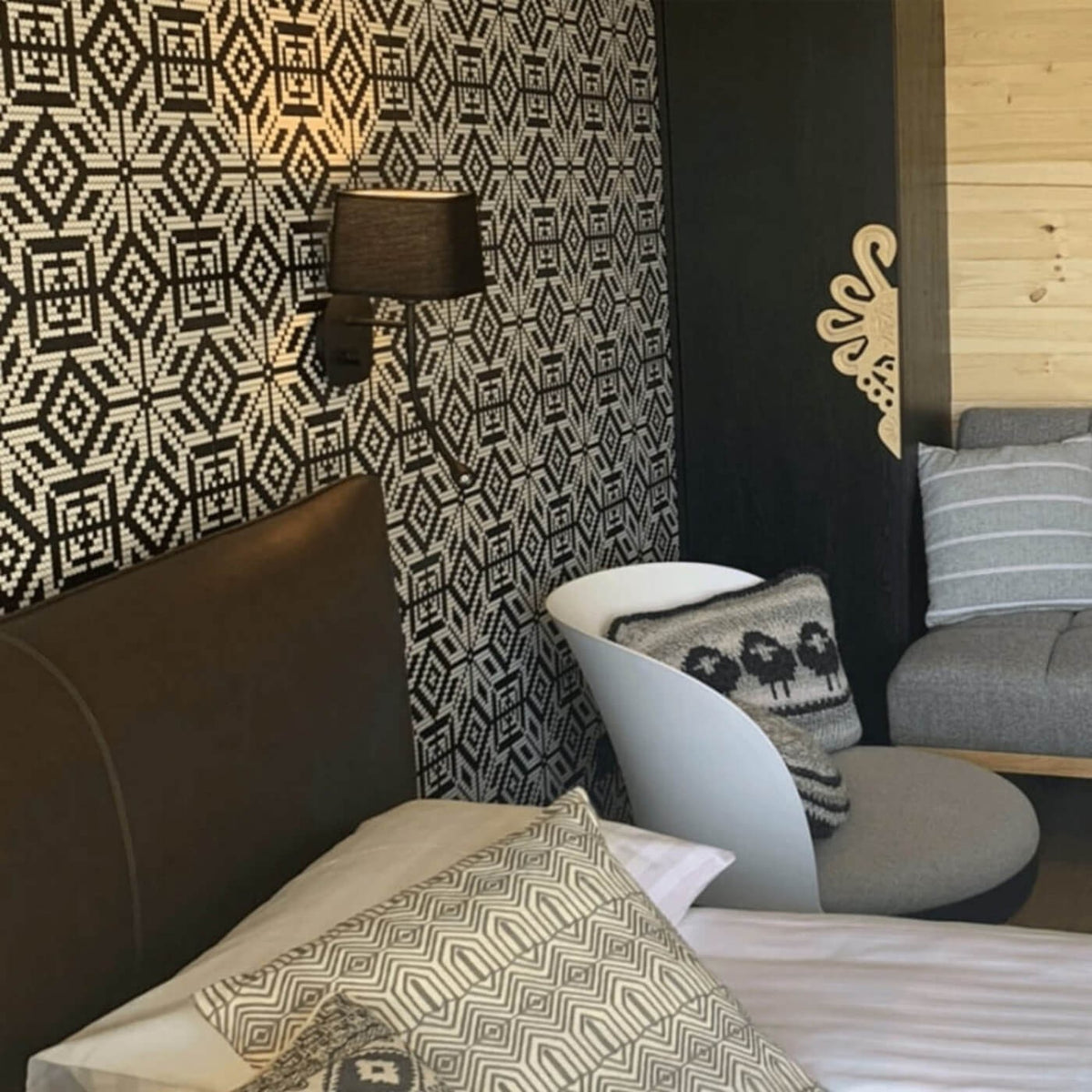 Kinkiet MARBELLA, czarny, 1x40W E14 z dodatkowym źródłem światła