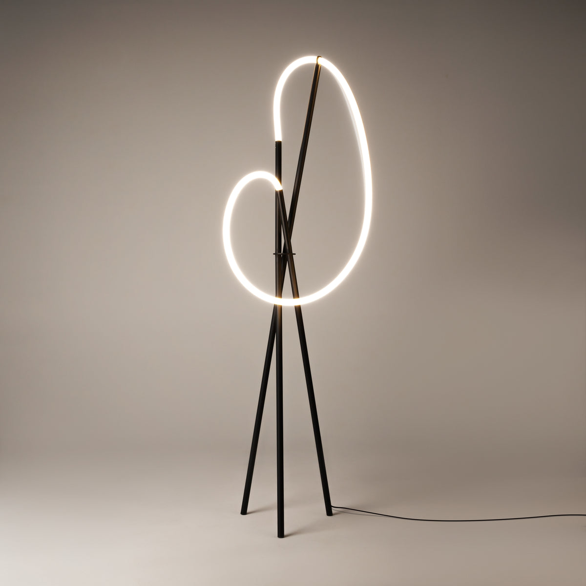 Lampa podłogowa Maytoni Crochet IP20 x MOD369FL-L36B3K | Czarny