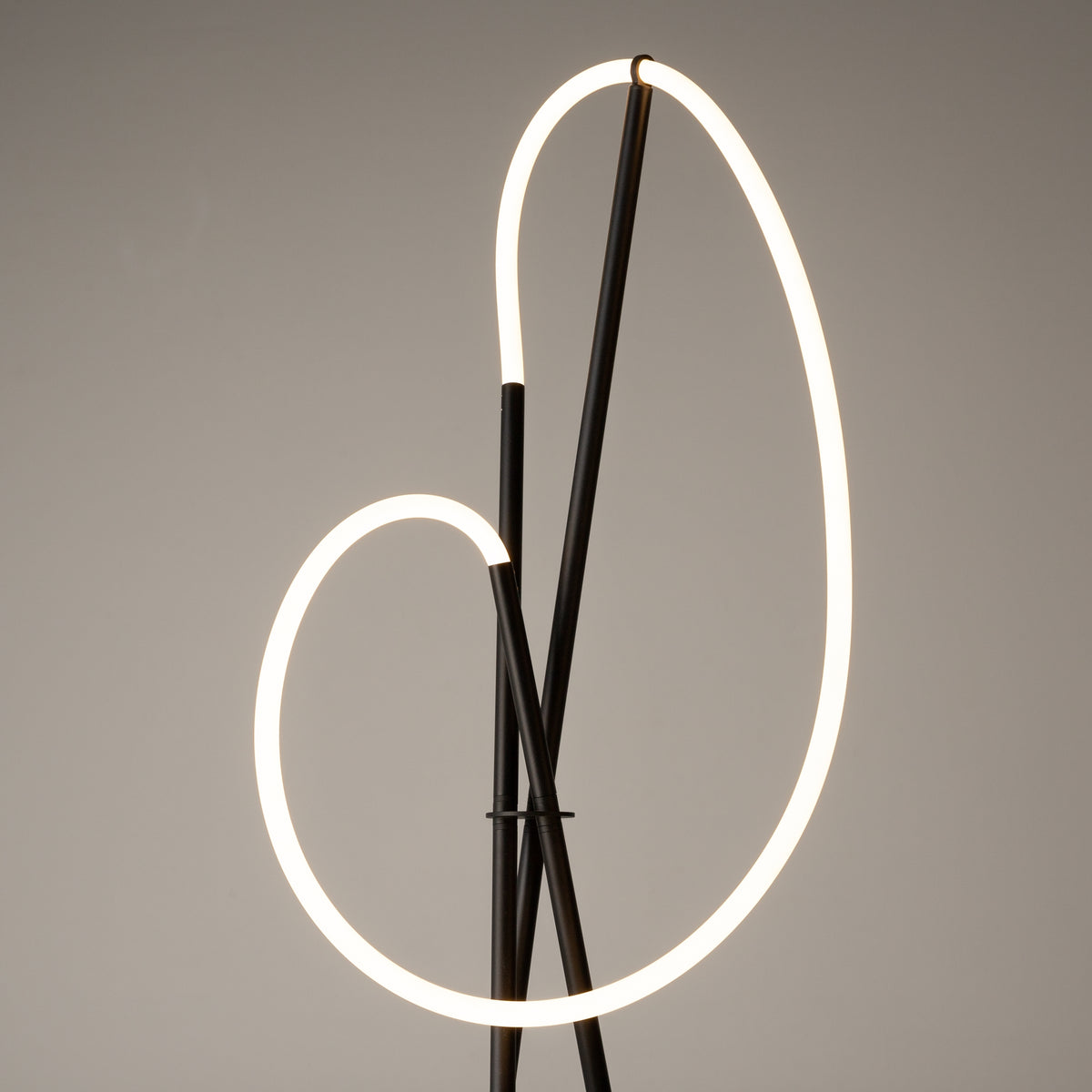 Lampa podłogowa Maytoni Crochet IP20 x MOD369FL-L36B3K | Czarny