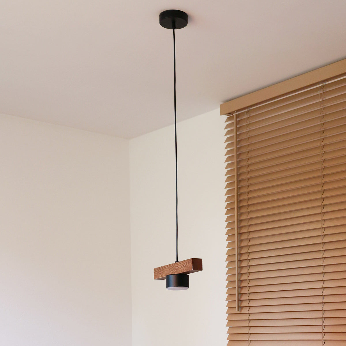 Lampa wisząca DUOLLA IRONLINE METAL / DREWNO CUP CZARNY 70477 Czarny/naturalny 1xE27 średn.9cm
